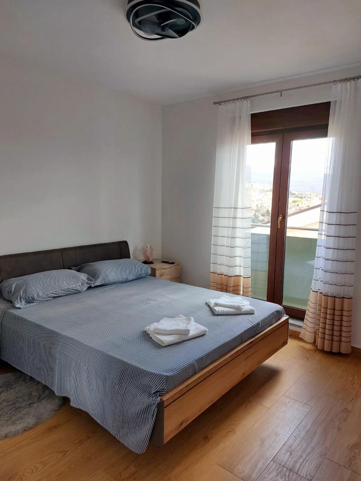 Apartmani Ivana Novi Нови Винодолски Екстериор снимка
