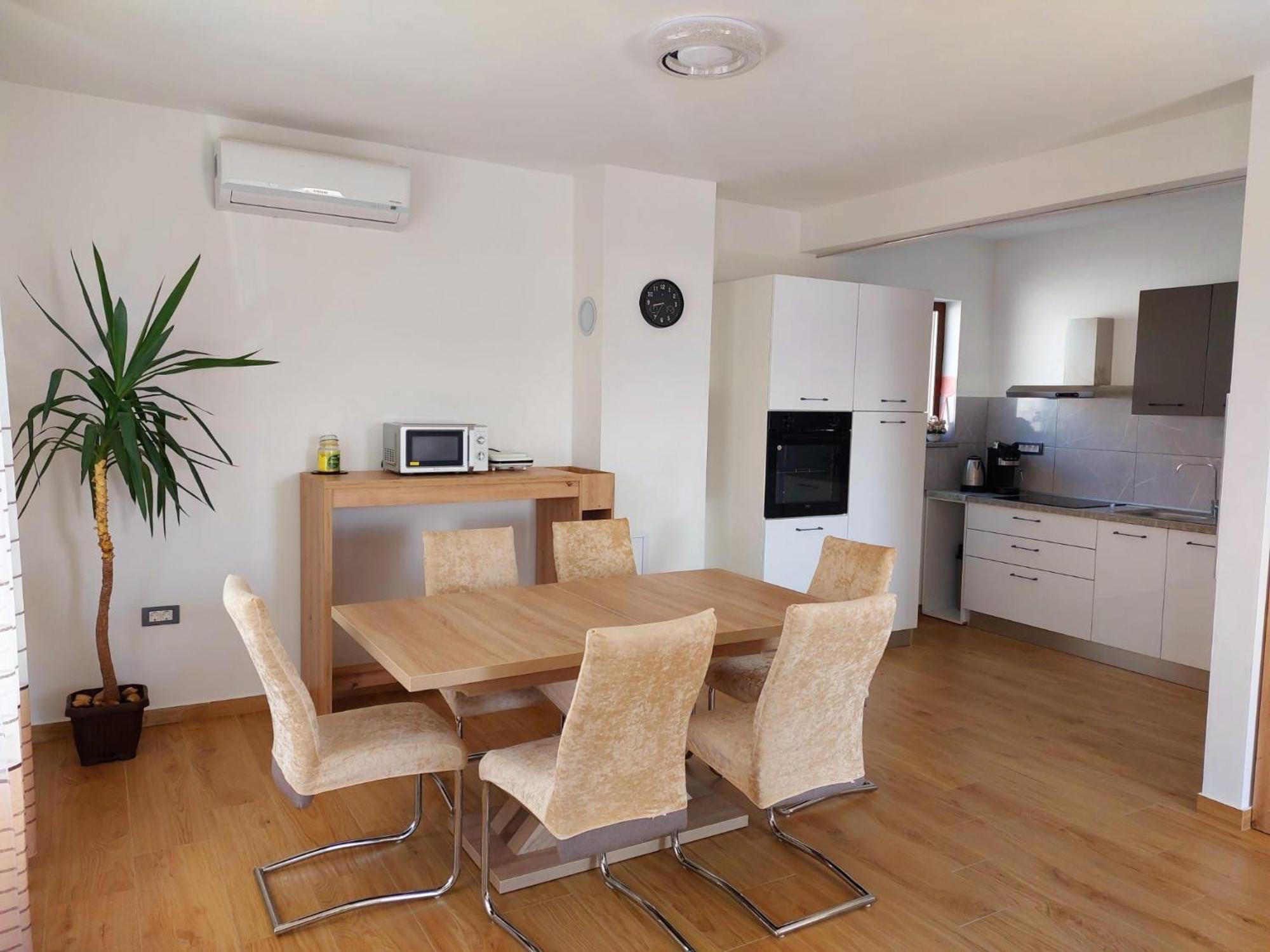 Apartmani Ivana Novi Нови Винодолски Екстериор снимка