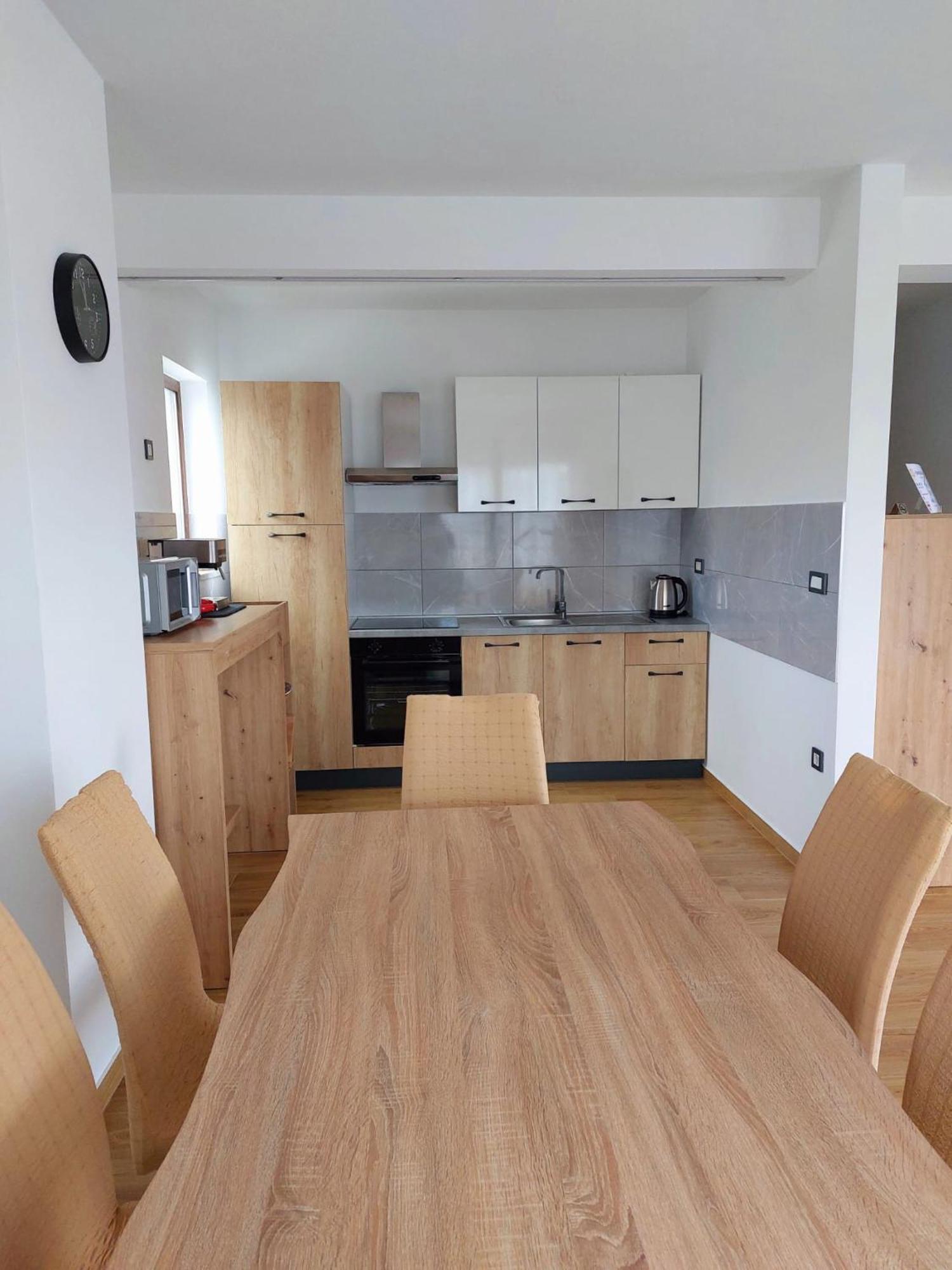 Apartmani Ivana Novi Нови Винодолски Екстериор снимка