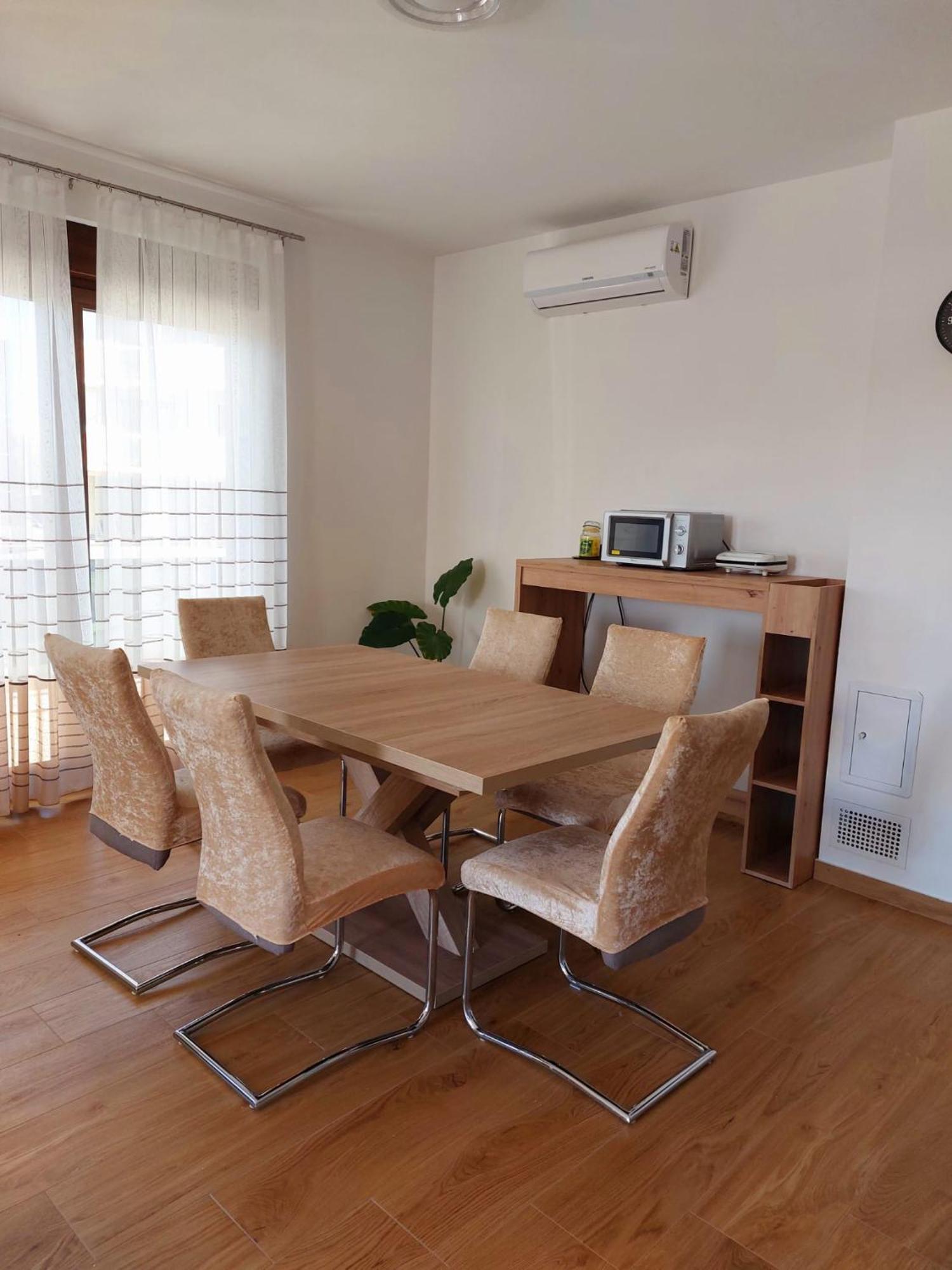 Apartmani Ivana Novi Нови Винодолски Екстериор снимка