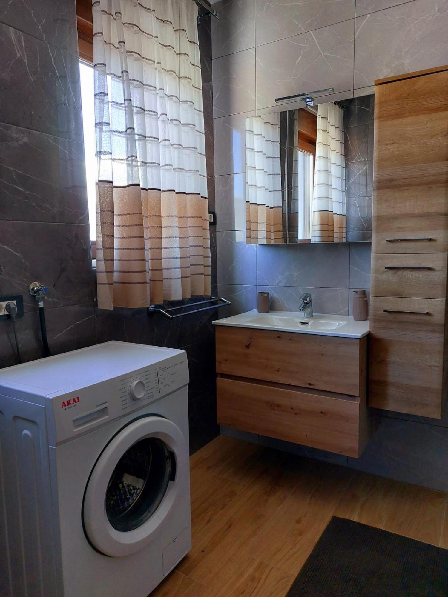 Apartmani Ivana Novi Нови Винодолски Екстериор снимка