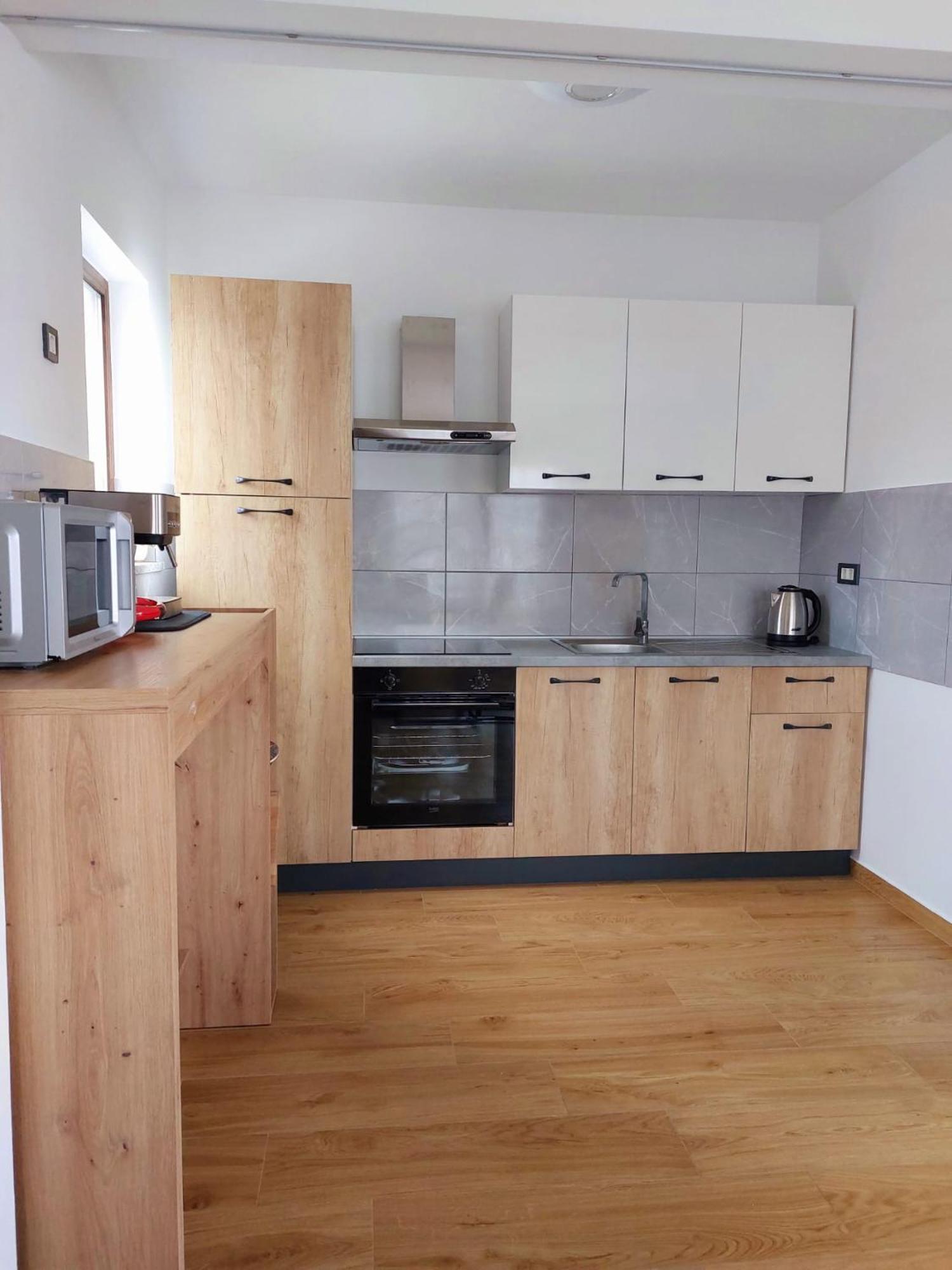 Apartmani Ivana Novi Нови Винодолски Екстериор снимка