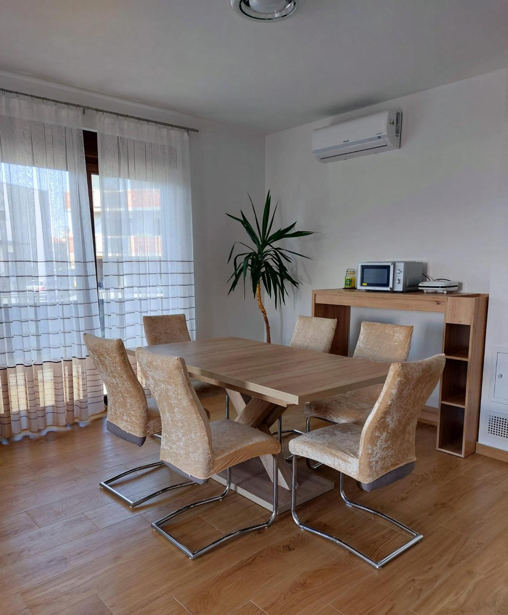 Apartmani Ivana Novi Нови Винодолски Екстериор снимка
